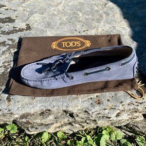Tod's Gommino Driving Shoe in Blue Suede